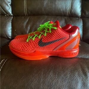 Kobe reverse grinch’s new size 8.5